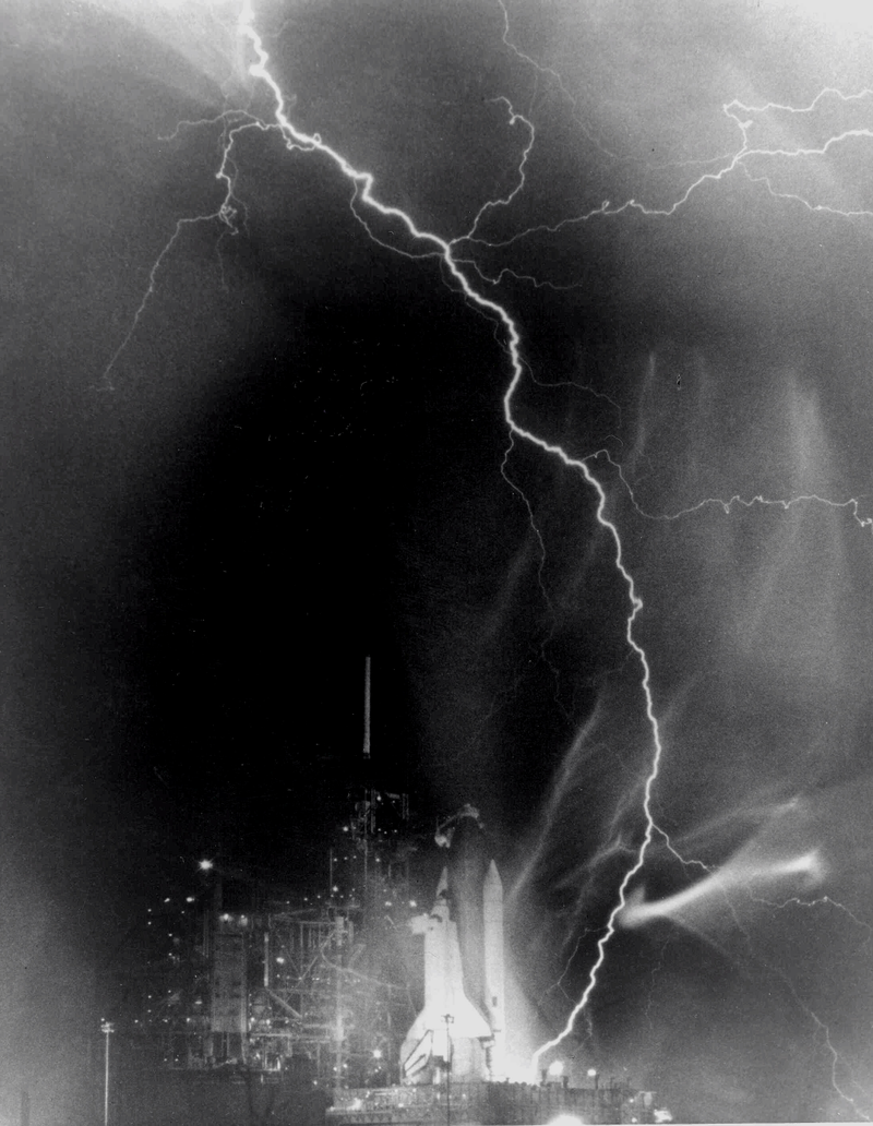 Illustration for article titled Lightning and Rockets Don't Mix, Even for the Space Shuttle